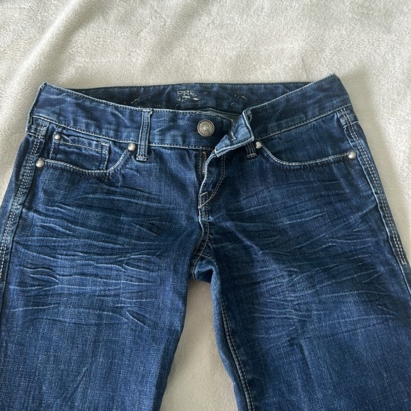 EXPRESS JEANS. Worn. Still in great condition. Size 0. Low rise. Bootcut. - Picture 2 of 5